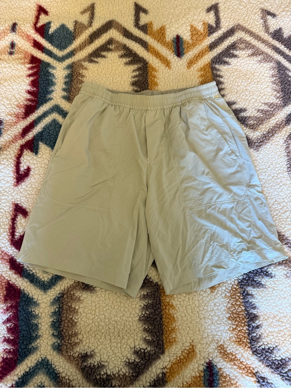 Lululemon Bowline Short 8" Stretch Ripstop Size Medium Tan